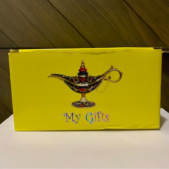 Gold And Red Medium Genie Lamp - Picture 10 of 10